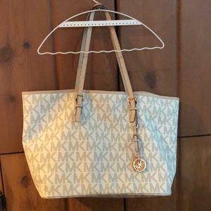 Michael Kors Vanilla Jetset Tote